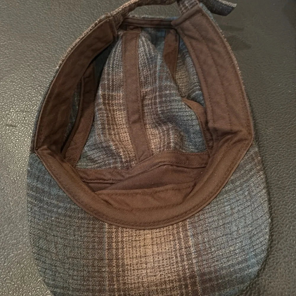 Bundle of 3 Patagonia caps - Picture 2 of 5